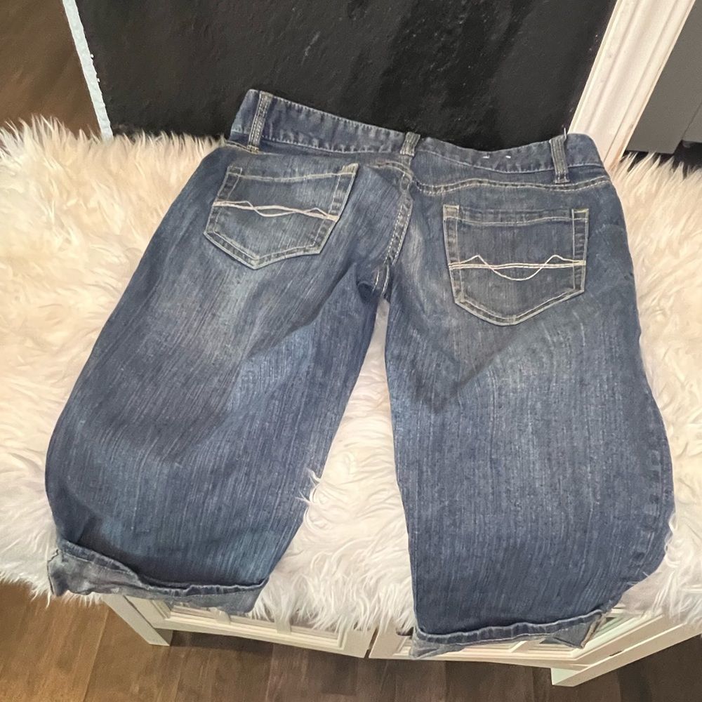 Women’s Size 3 Mossimo Bermuda Denim Shorts.